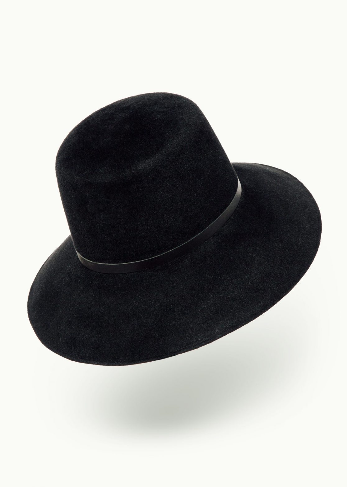 Hats - Women - Comtesse Black Velour Image Primary