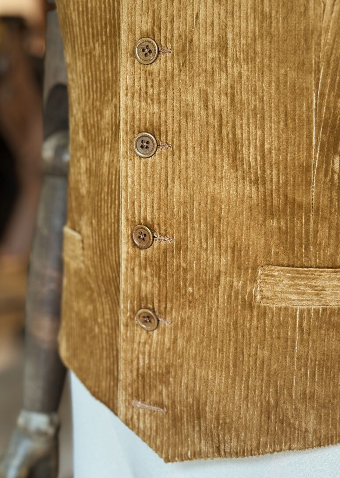 Limited items - NEW IN - Men - Deep V Vest Golden Courduroy Image Secondary